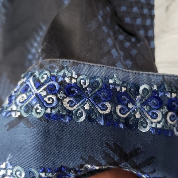 ROBERT GRAHAM Classic Fit Flip Cuffs Shirt - Picture 3 of 9